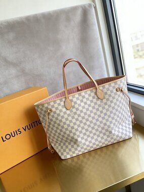 Louis Vuitton Neverfull Pink Lining Bag
